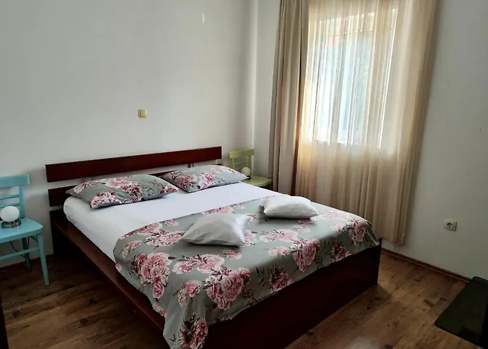 Apartments Snjezana