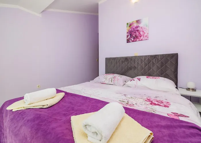 Apartments Snjezana